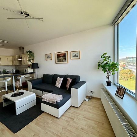 דירות ברטיסלאבה Three Towers With Beautiful View And Parking! מראה חיצוני תמונה