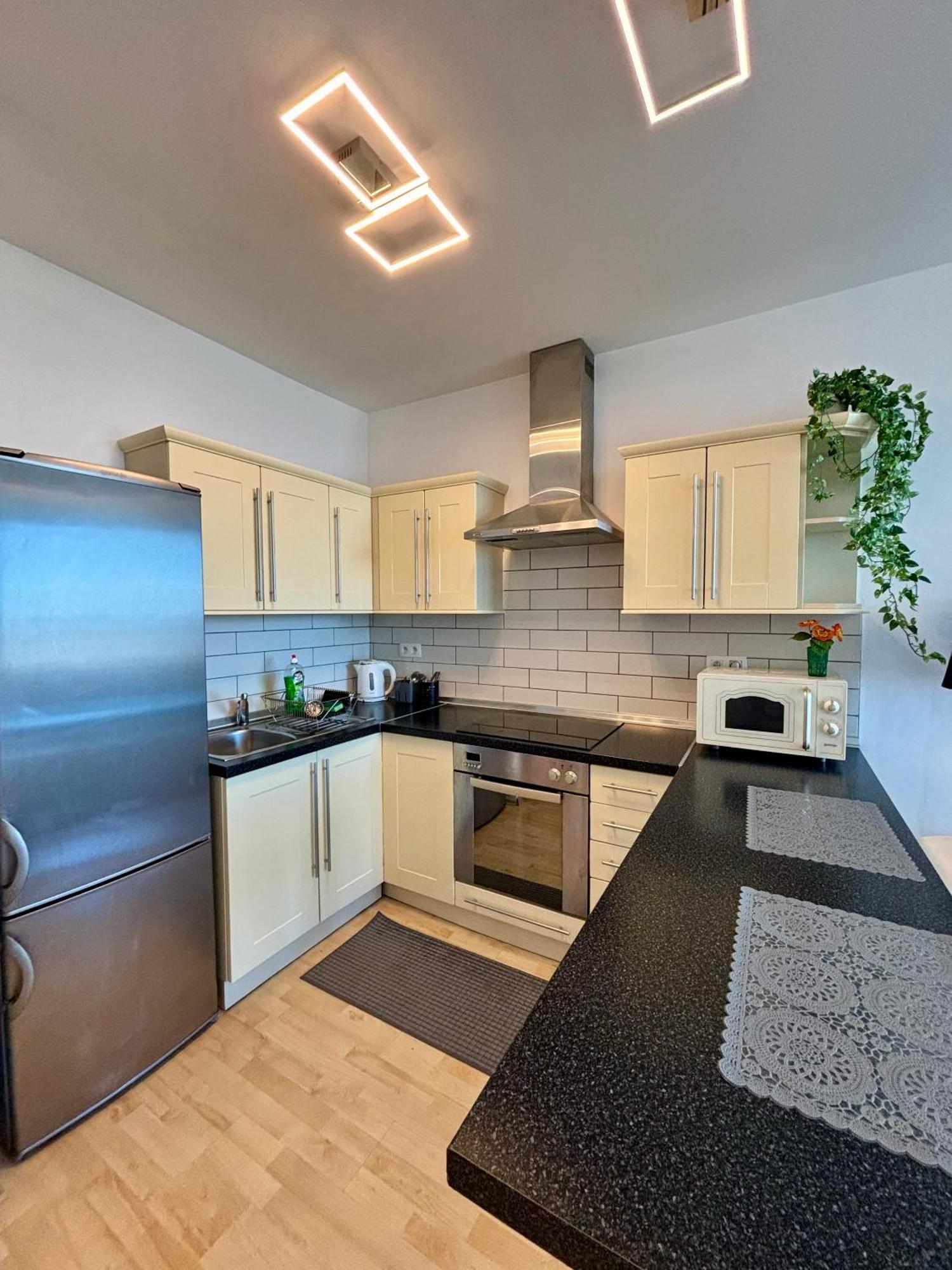 דירות ברטיסלאבה Three Towers With Beautiful View And Parking! מראה חיצוני תמונה